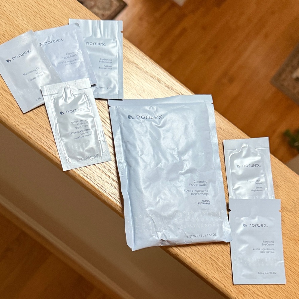Norwex Cleansing Facial Powder Refill and 6 Skincare Samples